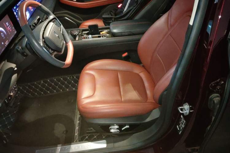 Used Lincoln Z 2022 iXiang Deluxe Edition Left Front Seat