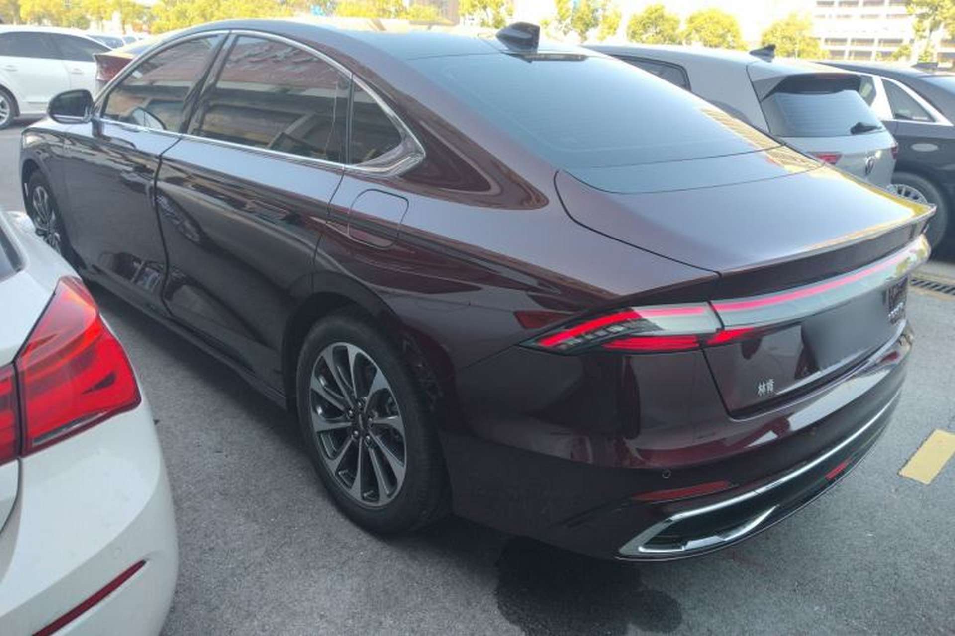 Used Lincoln Z 2022 iXiang Deluxe Edition Left Side
