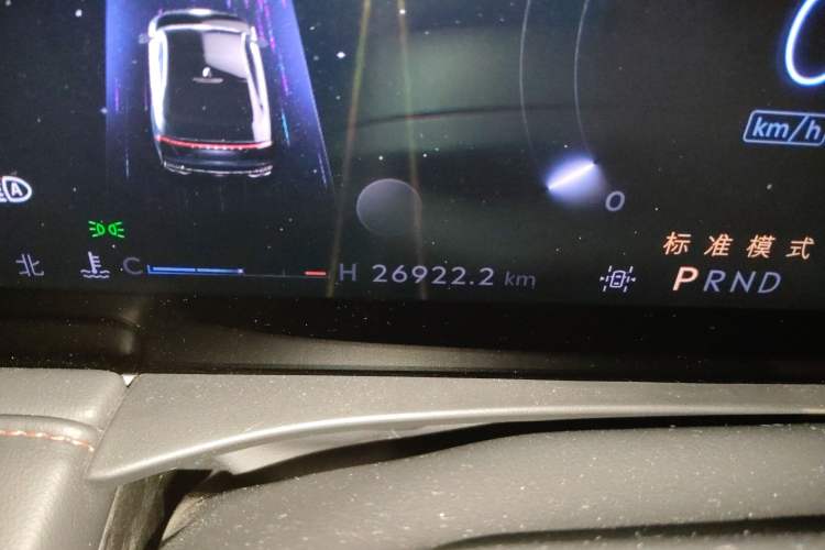 Used Lincoln Z 2022 iXiang Deluxe Edition Odometer Close Up