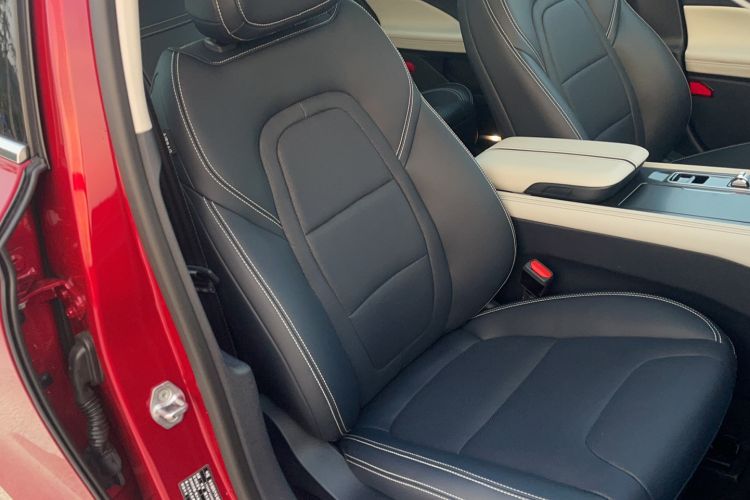 Used Lincoln Z 2022 iKoo Deluxe Edition Right Front Seat