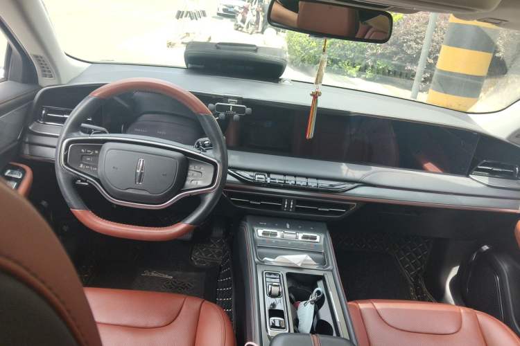 Used Lincoln Z 2022 iXiang Luxury Edition Center Console
