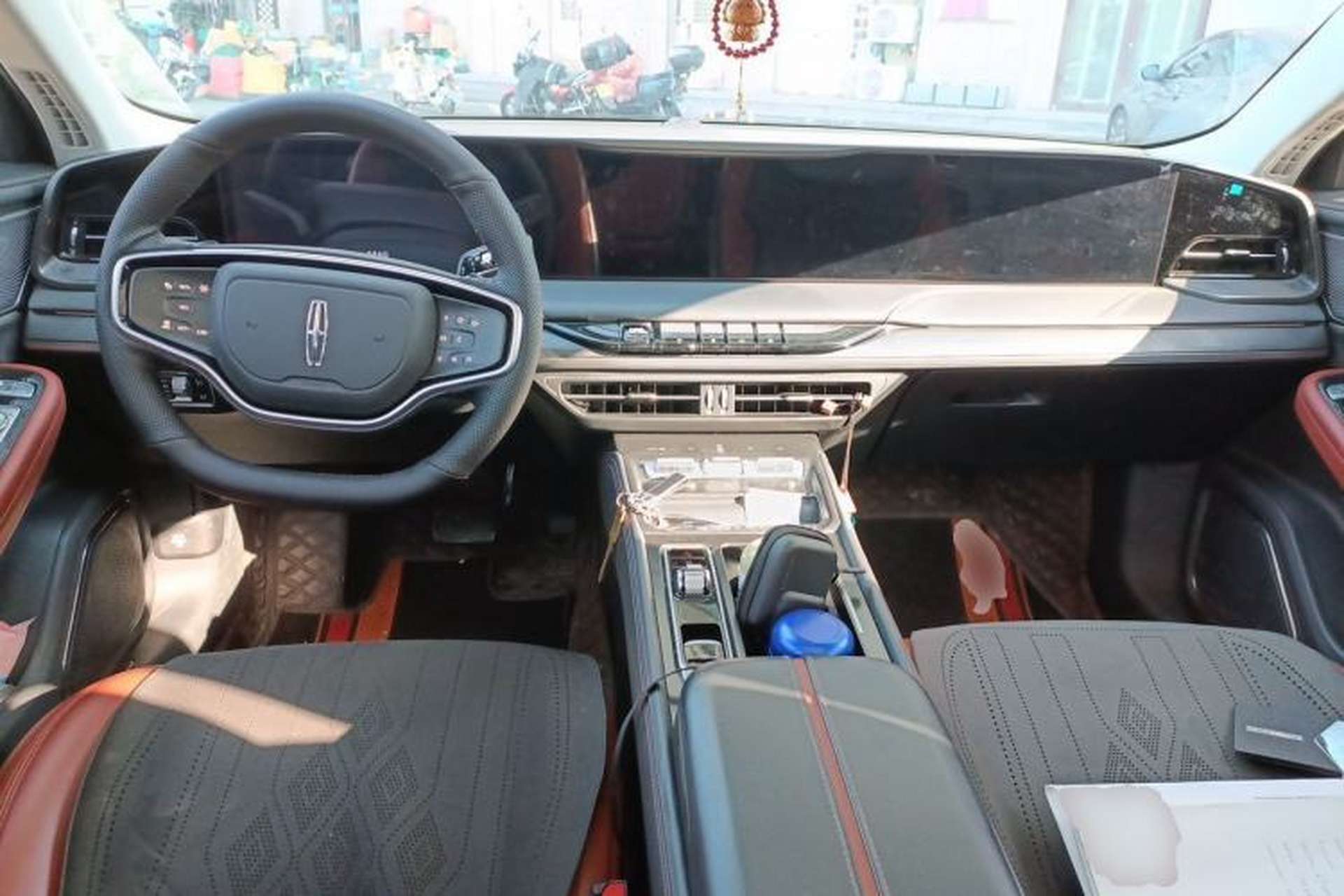 Used Lincoln Z 2022 iXiang Luxury Edition Center Console