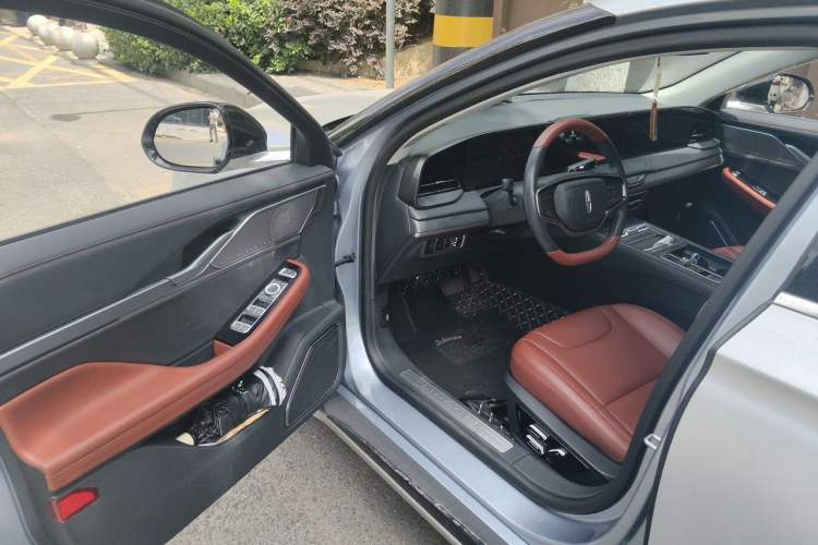 Used Lincoln Z 2022 iXiang Luxury Edition Driver Seat