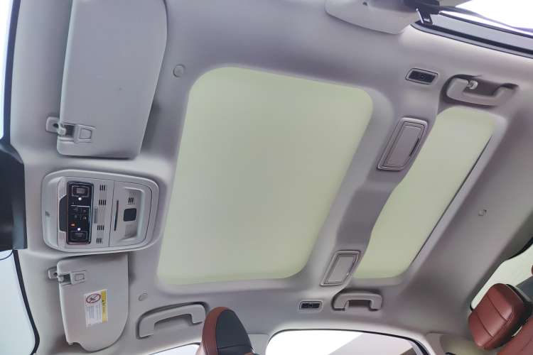 Used Lincoln Z 2022 Facelift iEnjoy Luxury Edition Headliner