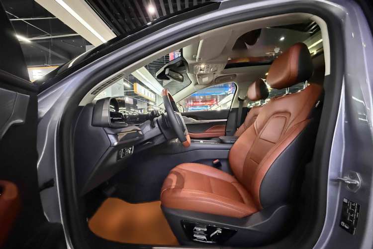 Used Lincoln Z 2022 iXiang Luxury Edition Interior 2
