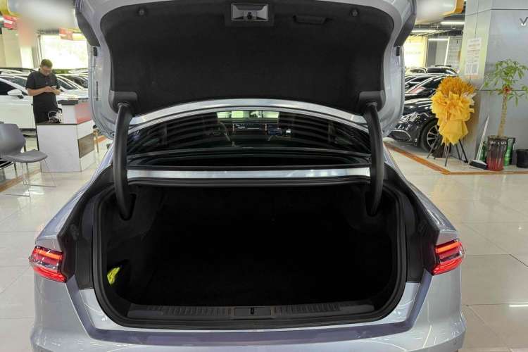 Used Lincoln Z 2022 iXiang Luxury Edition Interior 4