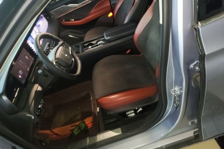 Used Lincoln Z 2022 iXiang Deluxe Edition Left Front Seat