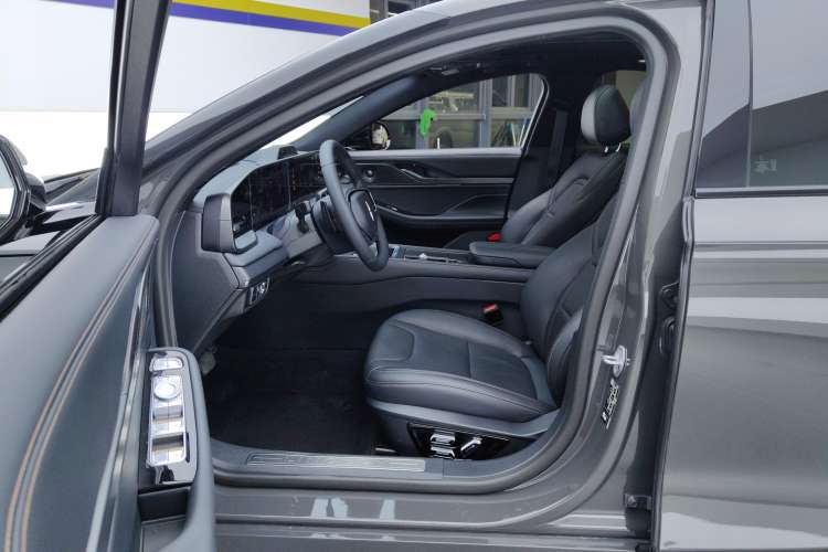 Used Lincoln Z 2022 iKoo Luxury Edition Left Front Seat