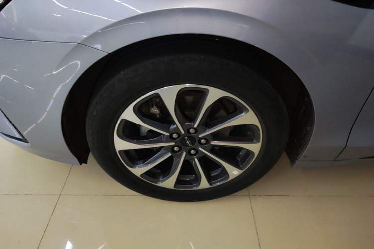 Used Lincoln Z 2022 iXiang Deluxe Edition Left Front Wheel Hub