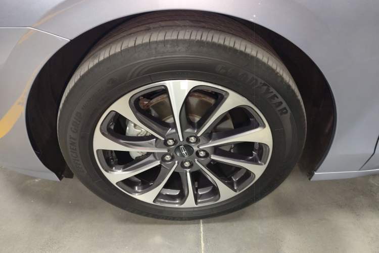 Used Lincoln Z 2022 iXiang Deluxe Edition Left Front Wheel Hub