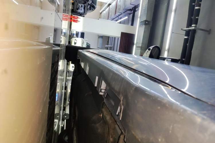 Used Lincoln Z 2022 iXiang Deluxe Edition Left Side Sill