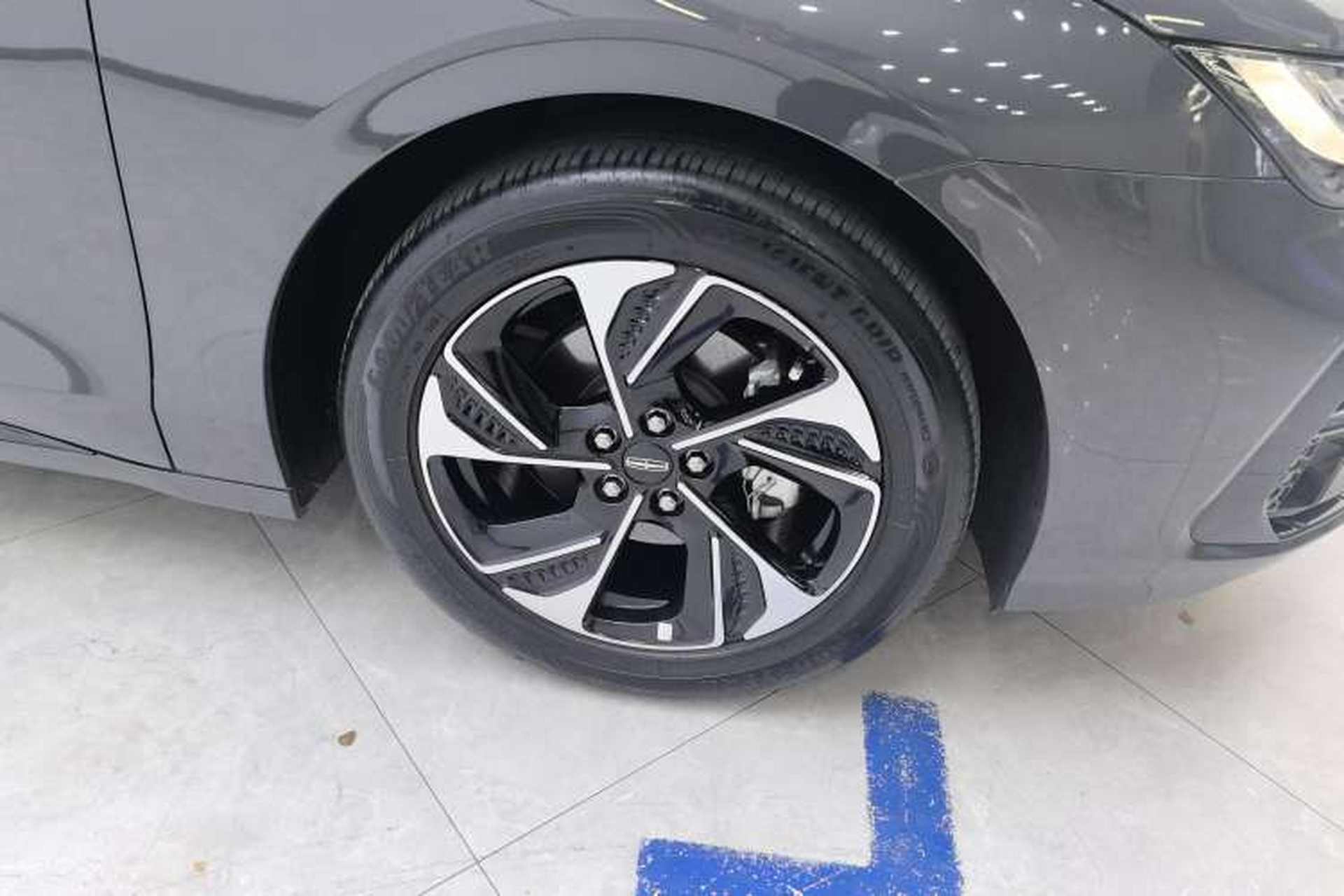 Used Lincoln Z 2022 iKoo Luxury Edition Right Front Wheel Hub