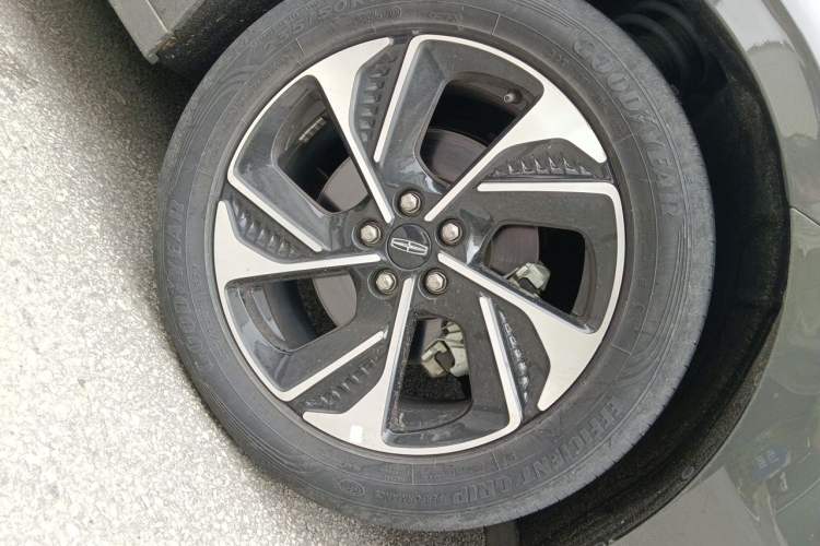 Used Lincoln Z 2022 iKoo Deluxe Edition Right Front Wheel Hub