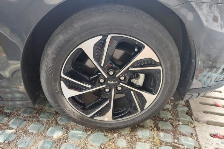 Used Lincoln Z 2022 iKoo Luxury Edition Right Front Wheel Hub