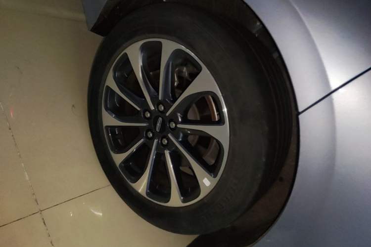 Used Lincoln Z 2022 iXiang Deluxe Edition Right Rear Wheel Hub