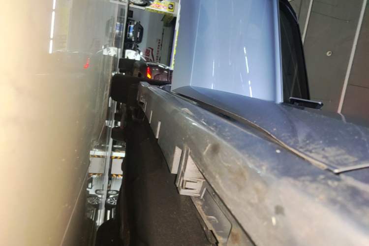 Used Lincoln Z 2022 iXiang Deluxe Edition Right Side Sill