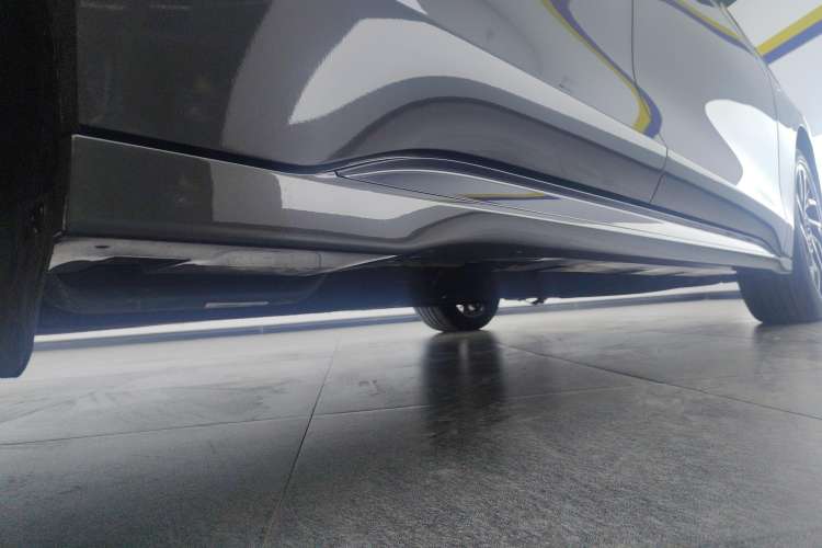 Used Lincoln Z 2022 iKoo Luxury Edition Right Side Sill