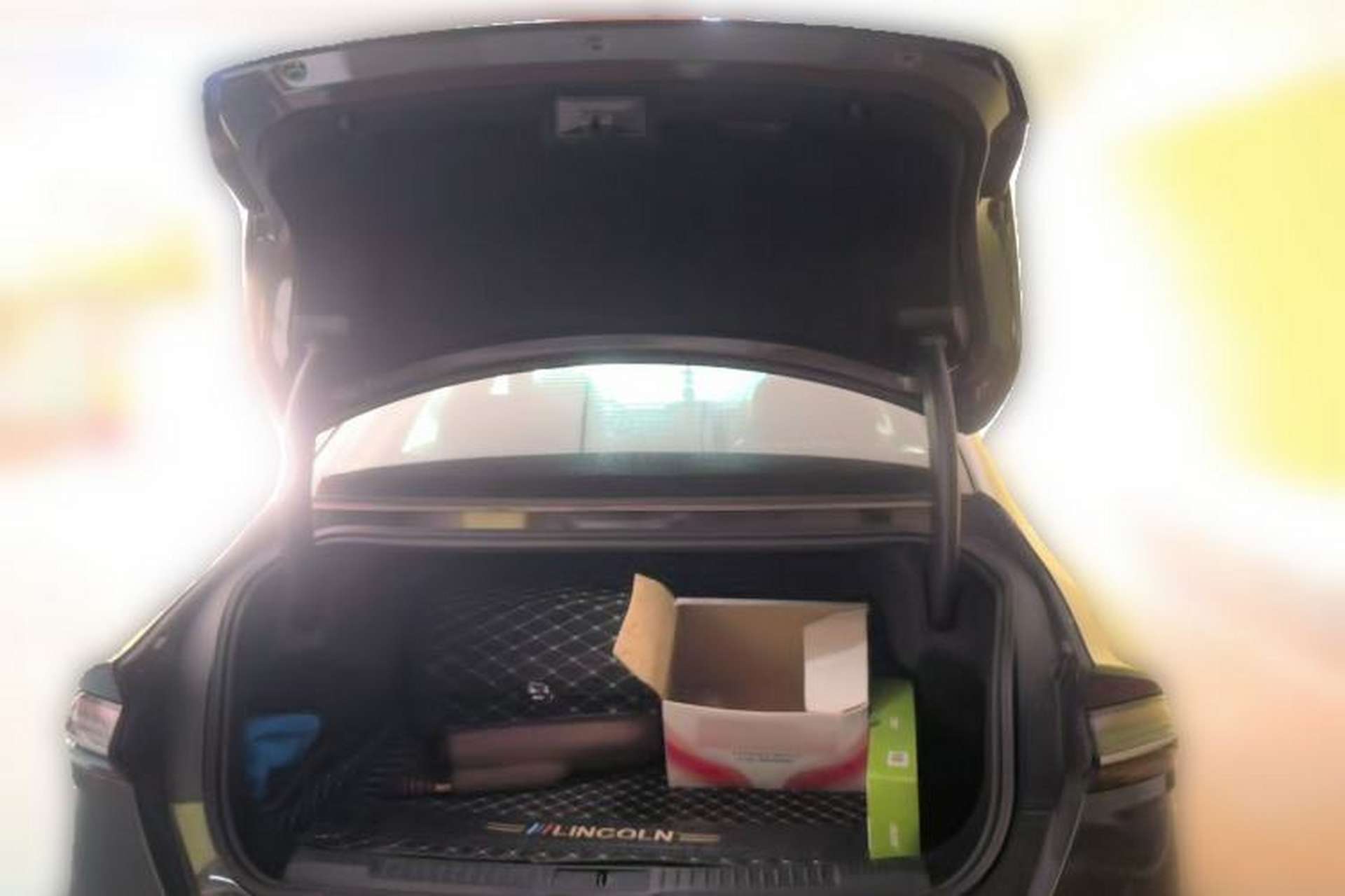 Used Lincoln Z 2022 iCool Luxury Edition Trunk