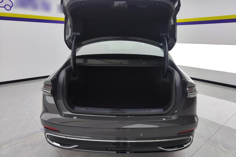 Used Lincoln Z 2022 Facelift iEnjoy Luxury Edition Trunk