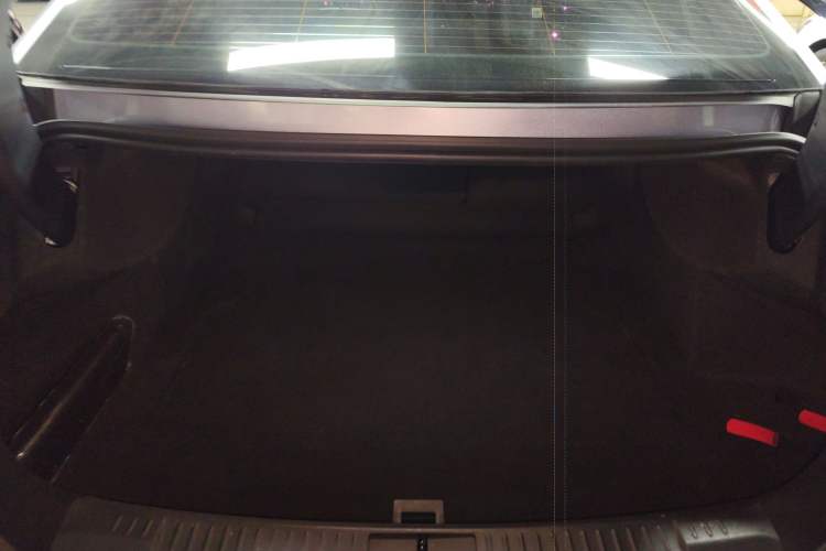 Used Lincoln Z 2022 iXiang Deluxe Edition Trunk