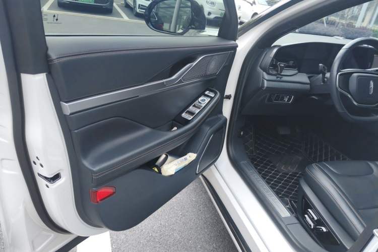 Used Lincoln Z 2022 Facelift iCool Deluxe Edition Driver Seat
