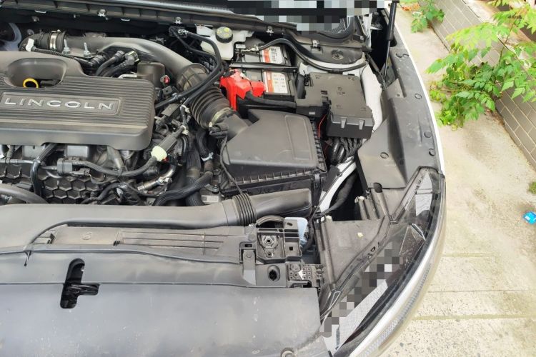 Used Lincoln Z 2022 iEnjoy Luxury Edition Engine Bay Left