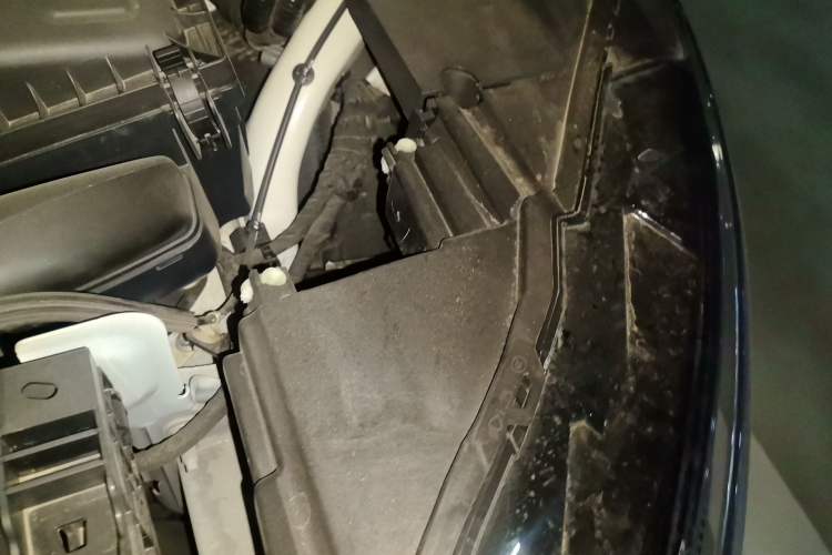 Used Lincoln Z 2022 iCool Luxury Edition Engine Bay Left