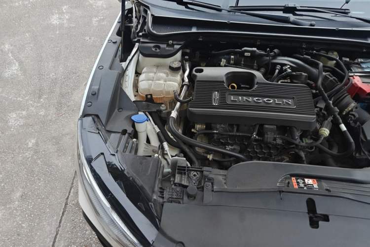Used Lincoln Z 2022 Revised Version II iCool Luxury Edition Engine Bay Right