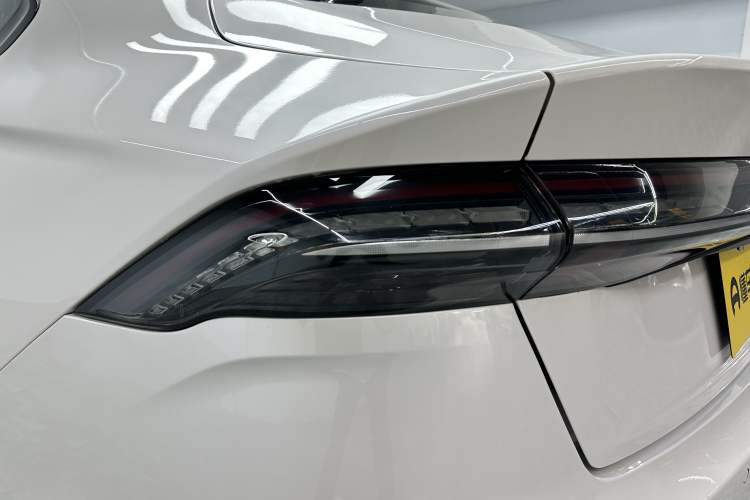 Used Lincoln Z 2022 iCool Luxury Edition Exterior 8