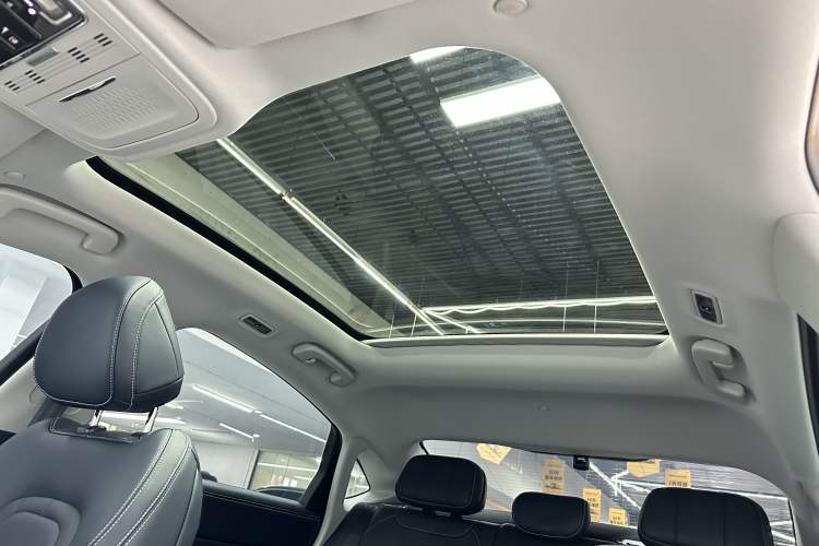 Used Lincoln Z 2022 iCool Luxury Edition Headliner