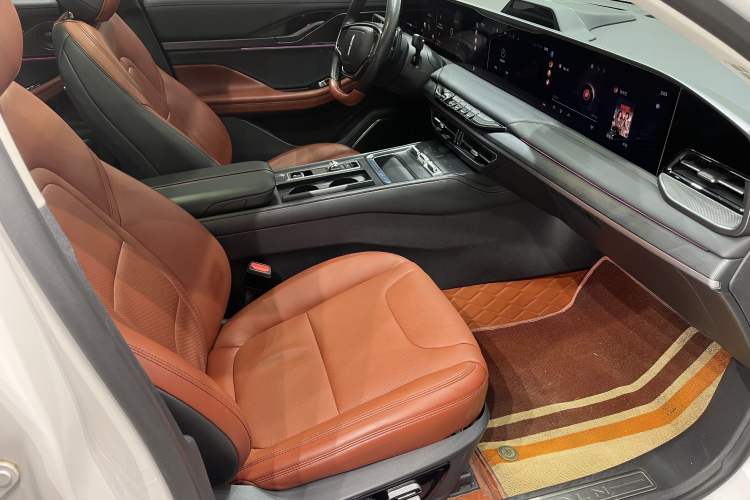 Used Lincoln Z 2022 iEnjoy Luxury Edition Interior 2