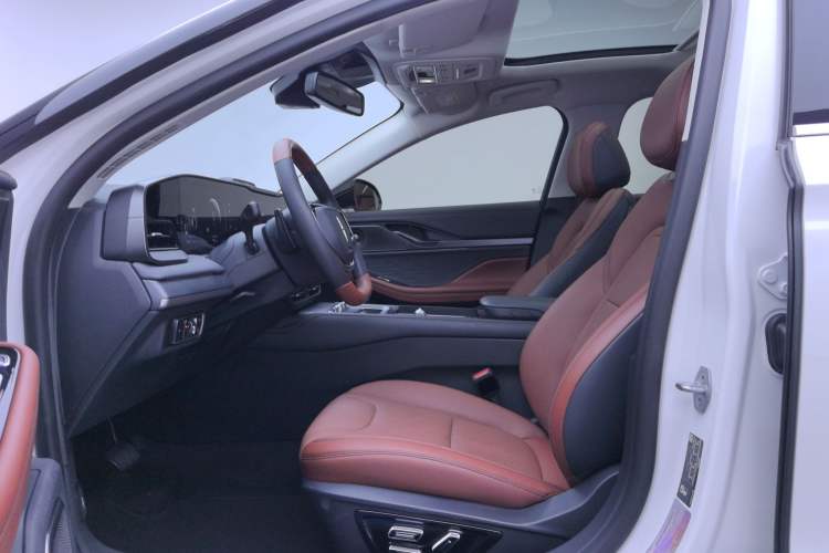 Used Lincoln Z 2022 Facelift iEnjoy Luxury Edition Interior 2