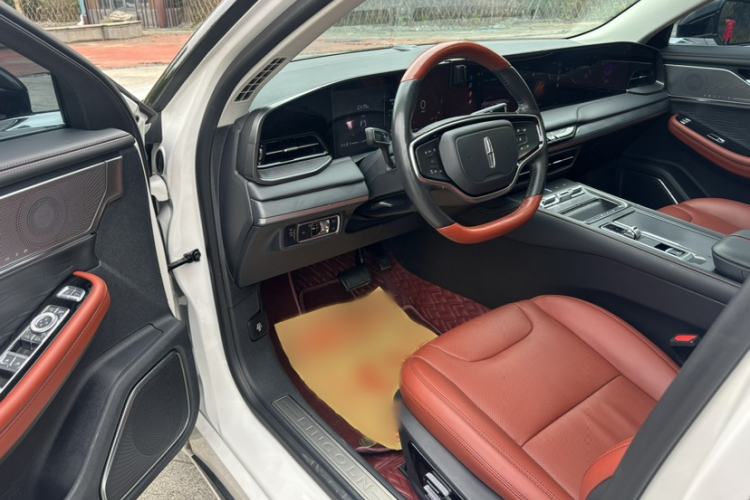 Used Lincoln Z 2022 iXiang Luxury Edition Interior 2