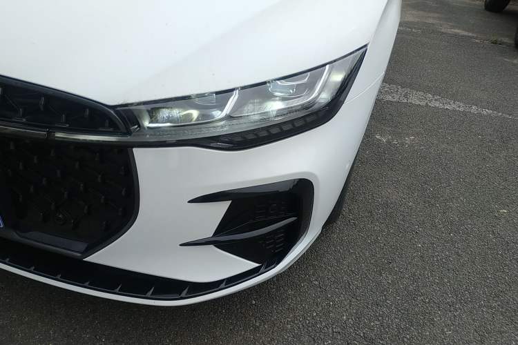 Used Lincoln Z 2022 Restyled iCool Prestige Edition Left Front Headlight