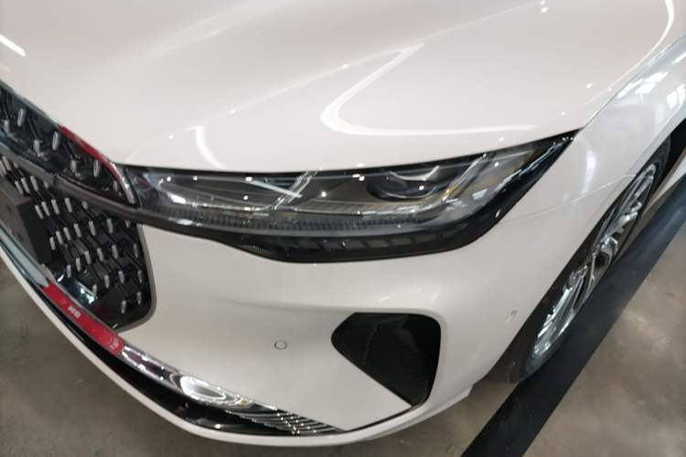 Used Lincoln Z 2022 iEnjoy Luxury Edition Left Front Headlight