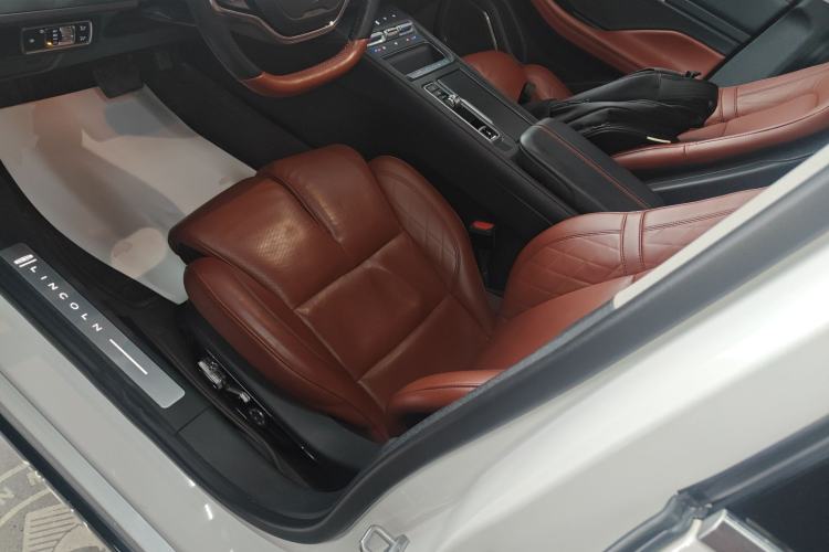 Used Lincoln Z 2022 iEnjoy Prestige Edition Left Front Seat