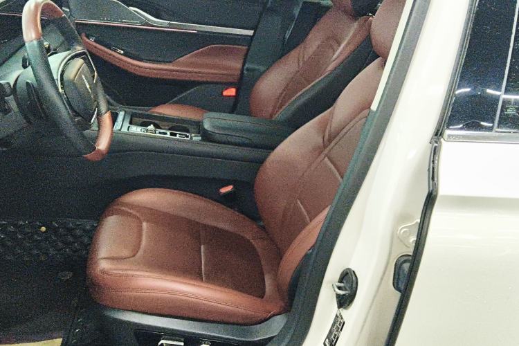 Used Lincoln Z 2022 iXiang Luxury Edition Left Front Seat