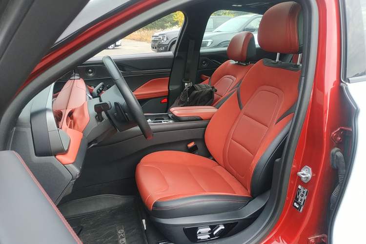 Used Lincoln Z 2022 Restyled iCool Prestige Edition Left Front Seat