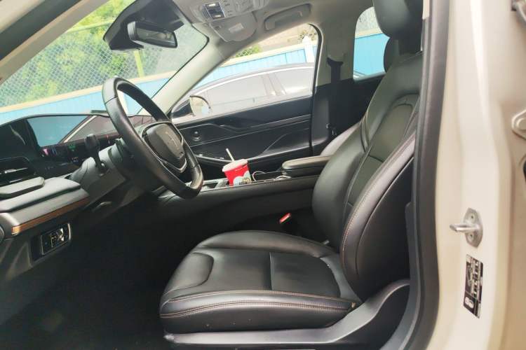 Used Lincoln Z 2022 iEnjoy Luxury Edition Left Front Seat