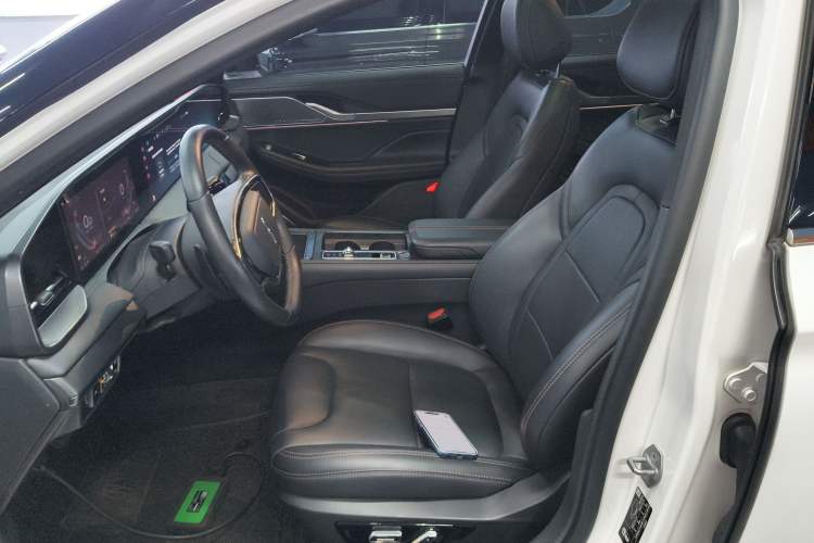 Used Lincoln Z 2022 Facelift iCool Deluxe Edition Left Front Seat