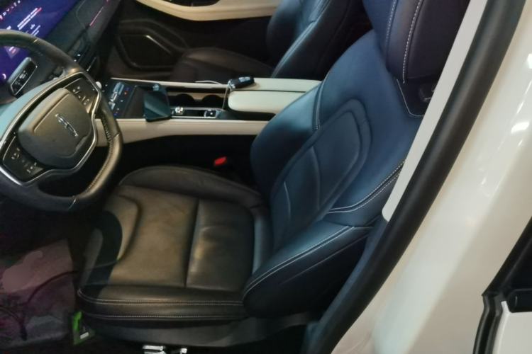 Used Lincoln Z 2022 iKoo Luxury Edition Left Front Seat