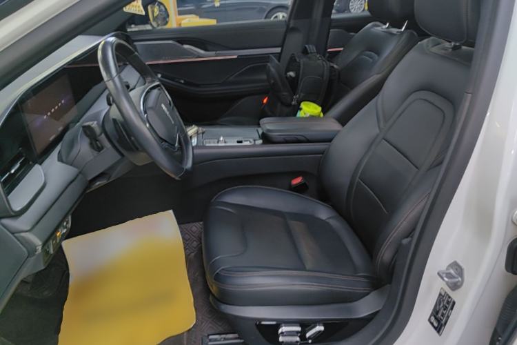 Used Lincoln Z 2022 Facelift iCool Deluxe Edition Left Front Seat