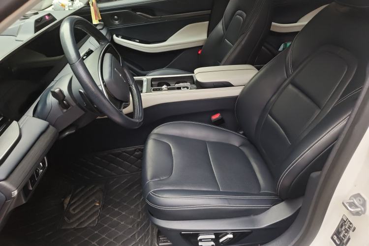 Used Lincoln Z 2022 iCool Luxury Edition Left Front Seat