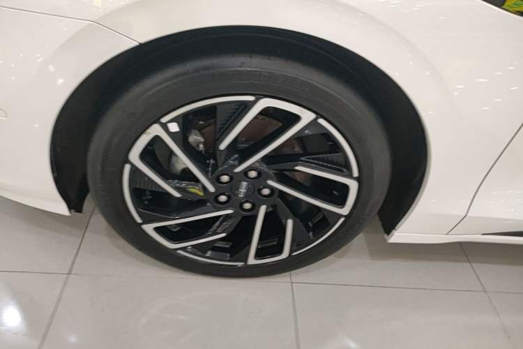 Used Lincoln Z 2022 iKoo Luxury Edition Left Front Wheel Hub