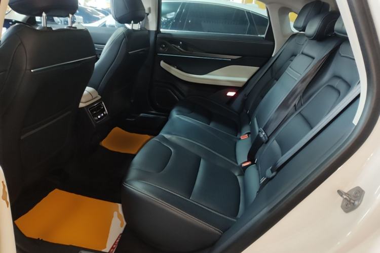 Used Lincoln Z 2022 iCool Luxury Edition Left Rear Seat