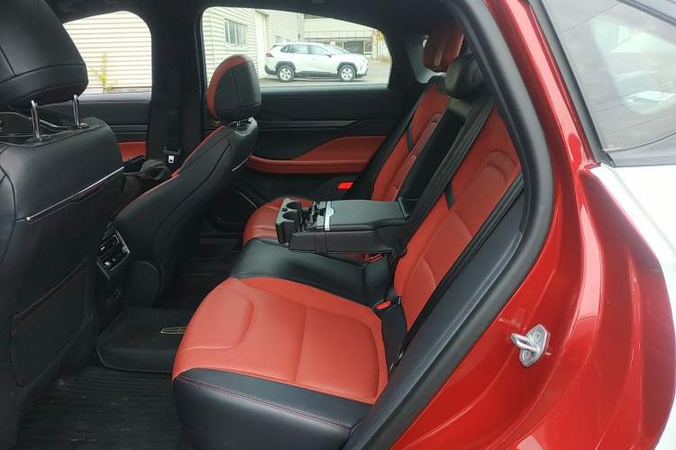 Used Lincoln Z 2022 Restyled iCool Prestige Edition Left Rear Seat
