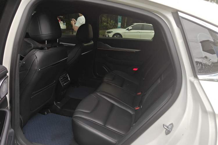 Used Lincoln Z 2022 Revised Version II iCool Luxury Edition Left Rear Seat