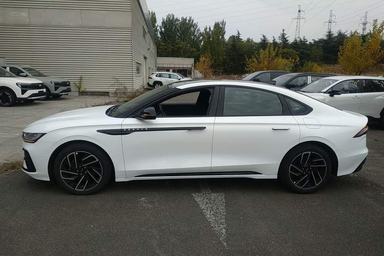 Used Lincoln Z 2022 Restyled iCool Prestige Edition Left Side