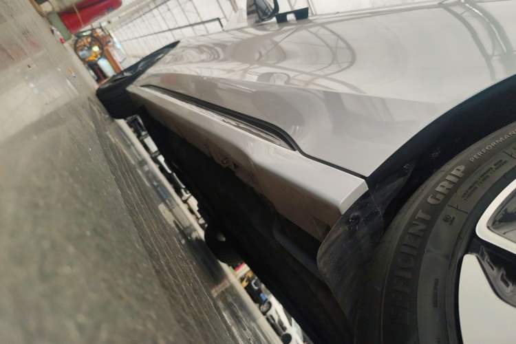 Used Lincoln Z 2022 iKoo Deluxe Edition Left Side Sill