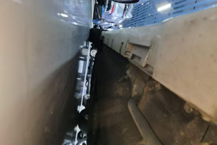 Used Lincoln Z 2022 iKoo Luxury Edition Left Side Sill